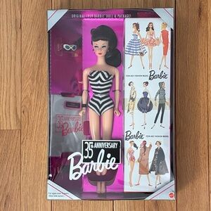 BARBIE Spec Ed 1959 REPRO
35th Anniv BARBIE
Black/White swimsuit New VTG
#11782